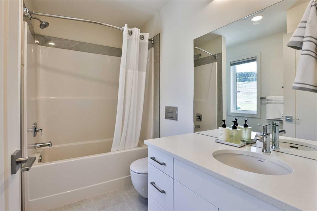 8618 25 Avenue, Coleman, AB - Indoor Photo Showing Bathroom