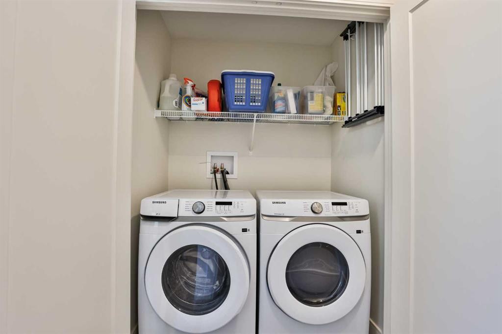 8618 25 Avenue, Coleman, AB - Indoor Photo Showing Laundry Room