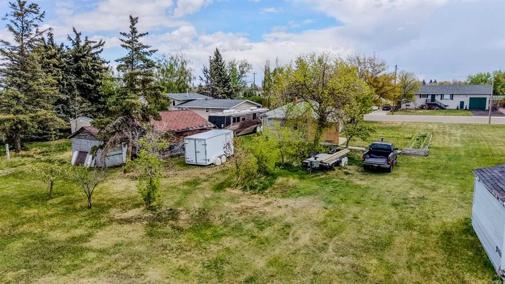254 N 200 W, Raymond, AB - Outdoor