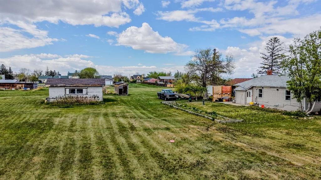 254 N 200 W, Raymond, AB - Outdoor With View