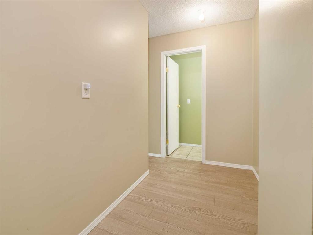 1-269 Laval Boulevard West, Lethbridge, AB - Indoor Photo Showing Other Room