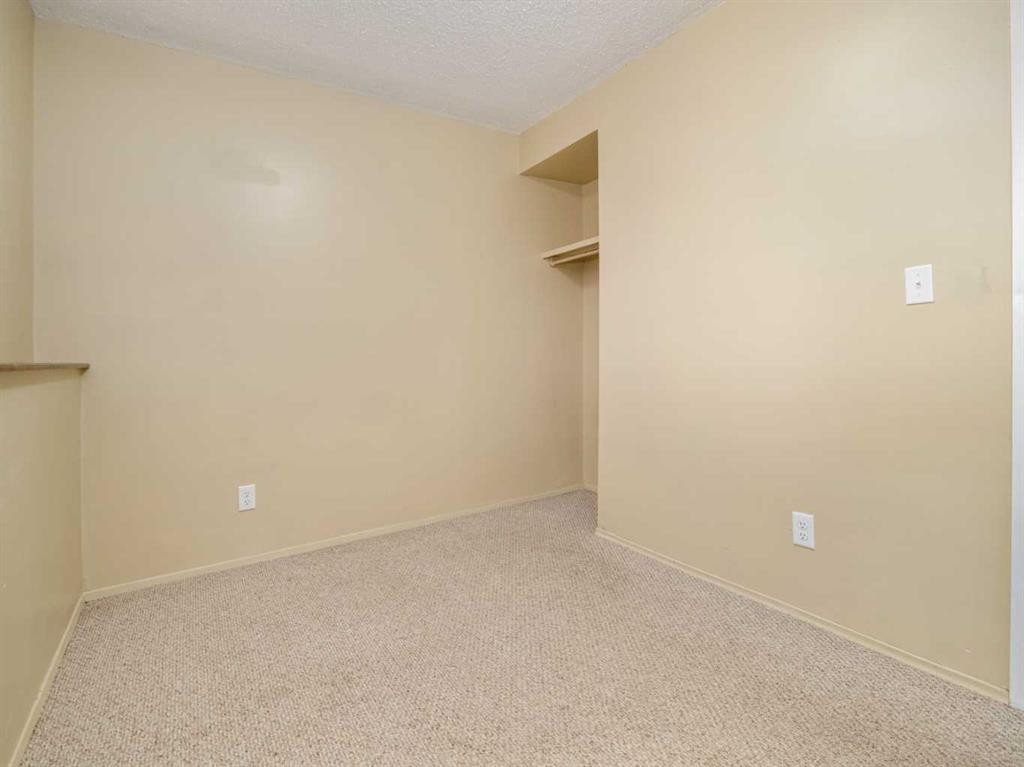 1-269 Laval Boulevard West, Lethbridge, AB - Indoor Photo Showing Other Room