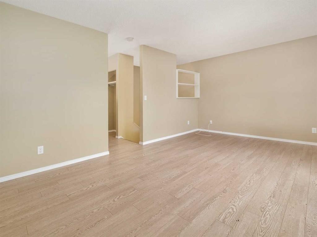 1-269 Laval Boulevard West, Lethbridge, AB - Indoor Photo Showing Other Room