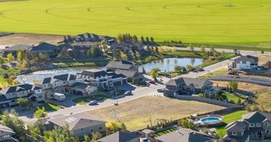 330 Prairie Garden Way South, Lethbridge, AB