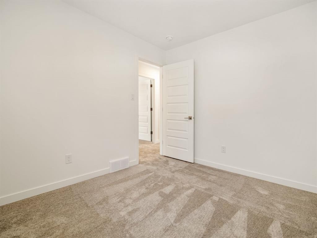 166 Caribou Bend North, Lethbridge, AB