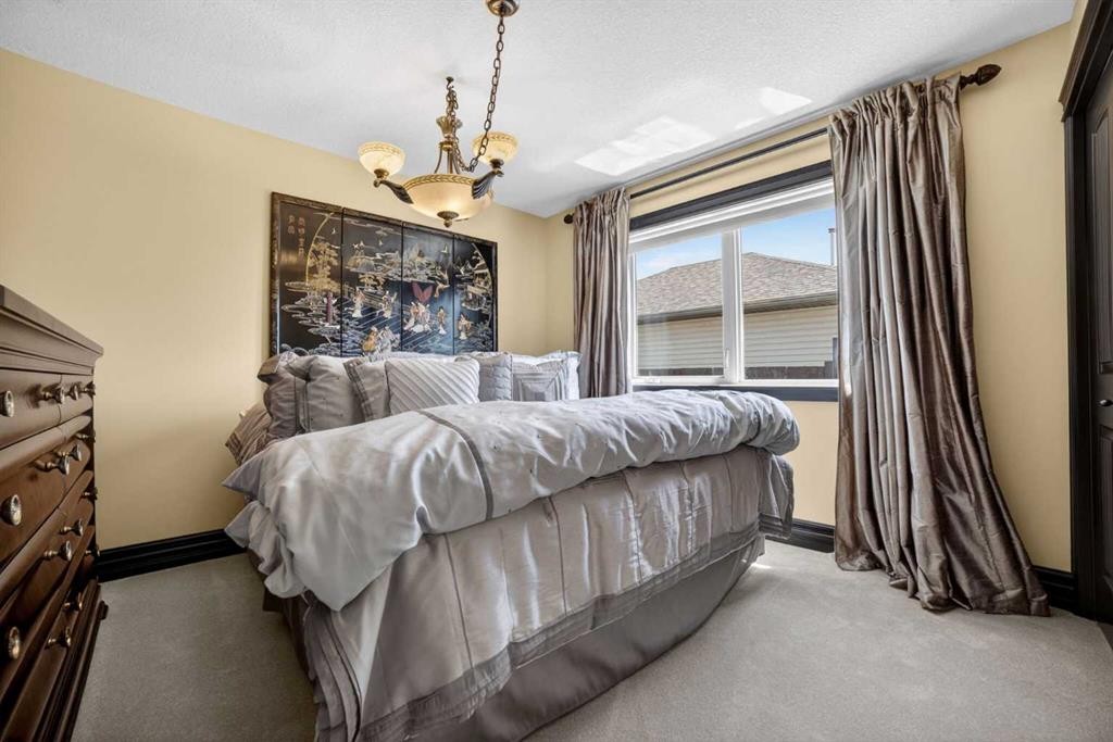 135 Garrison Drive, Fort Macleod, AB - Indoor Photo Showing Bedroom