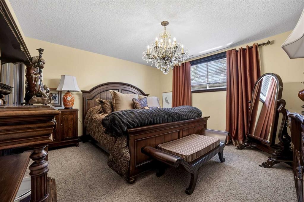 135 Garrison Drive, Fort Macleod, AB - Indoor Photo Showing Bedroom