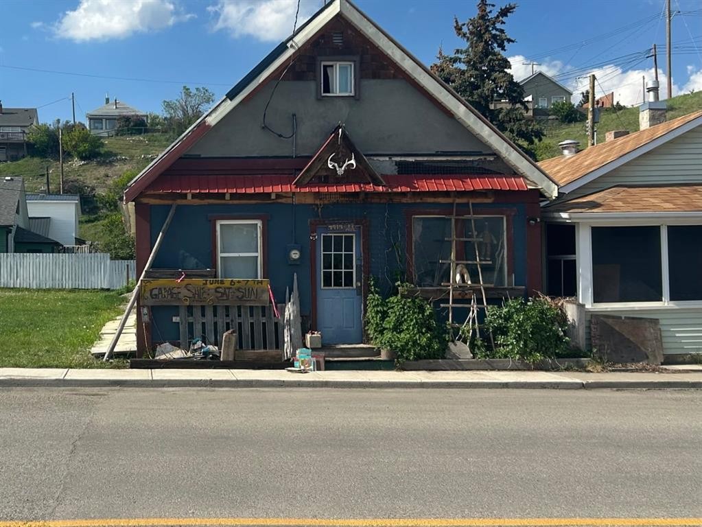 7917 17 Avenue, Coleman, AB - Outdoor