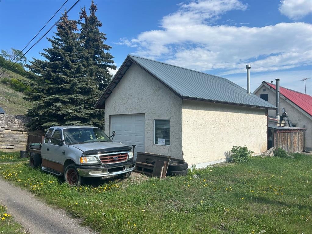 7917 17 Avenue, Coleman, AB - Outdoor