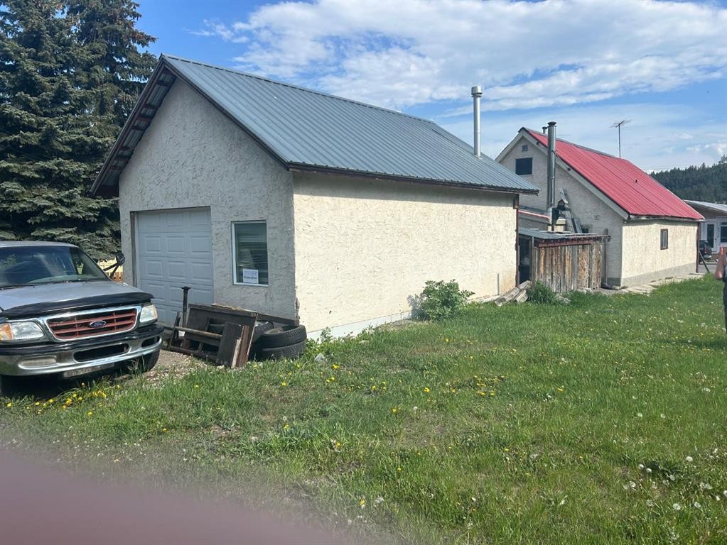 7917 17 Avenue, Coleman, AB - Outdoor