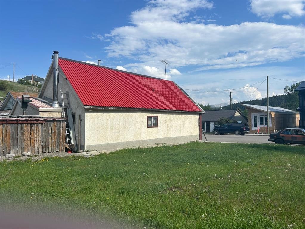 7917 17 Avenue, Coleman, AB - Outdoor
