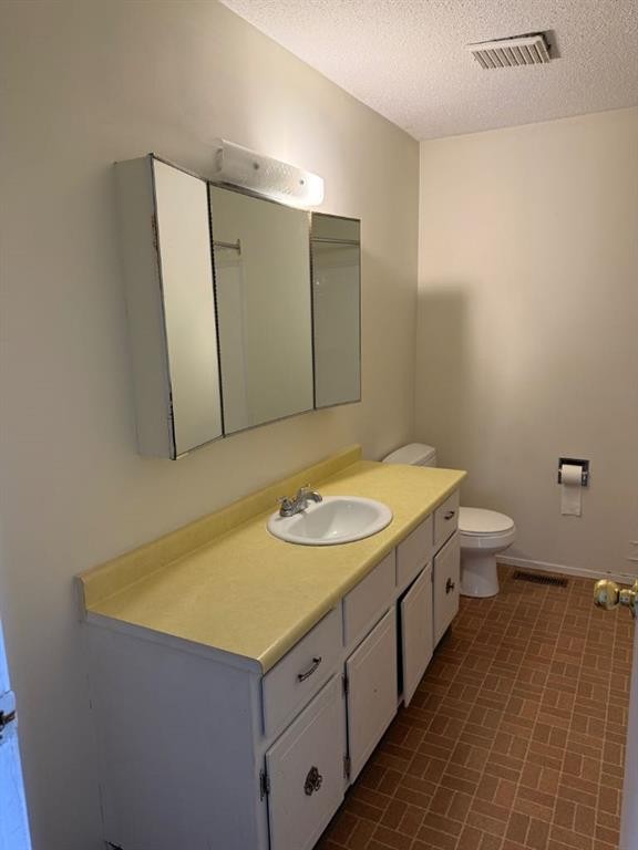 232 Rubie Crescent, Nobleford, AB - Indoor Photo Showing Bathroom