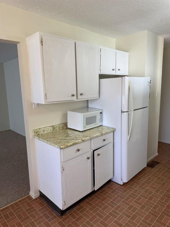 232 Rubie Crescent, Nobleford, AB - Indoor Photo Showing Kitchen