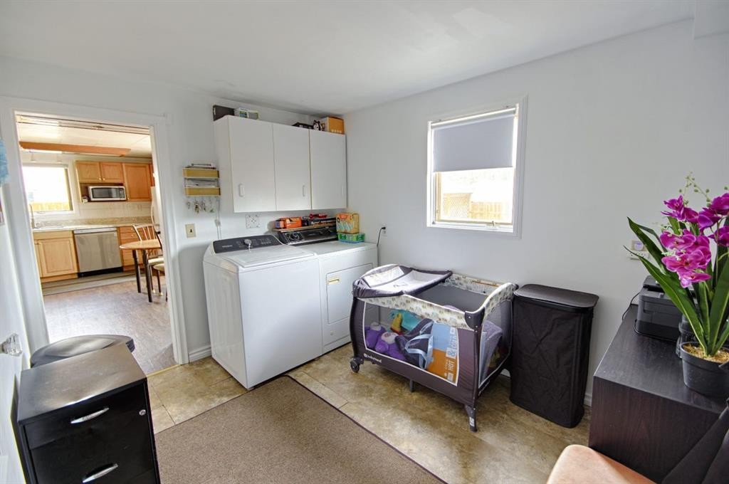 5109 44 Ave, Taber, AB - Indoor Photo Showing Laundry Room