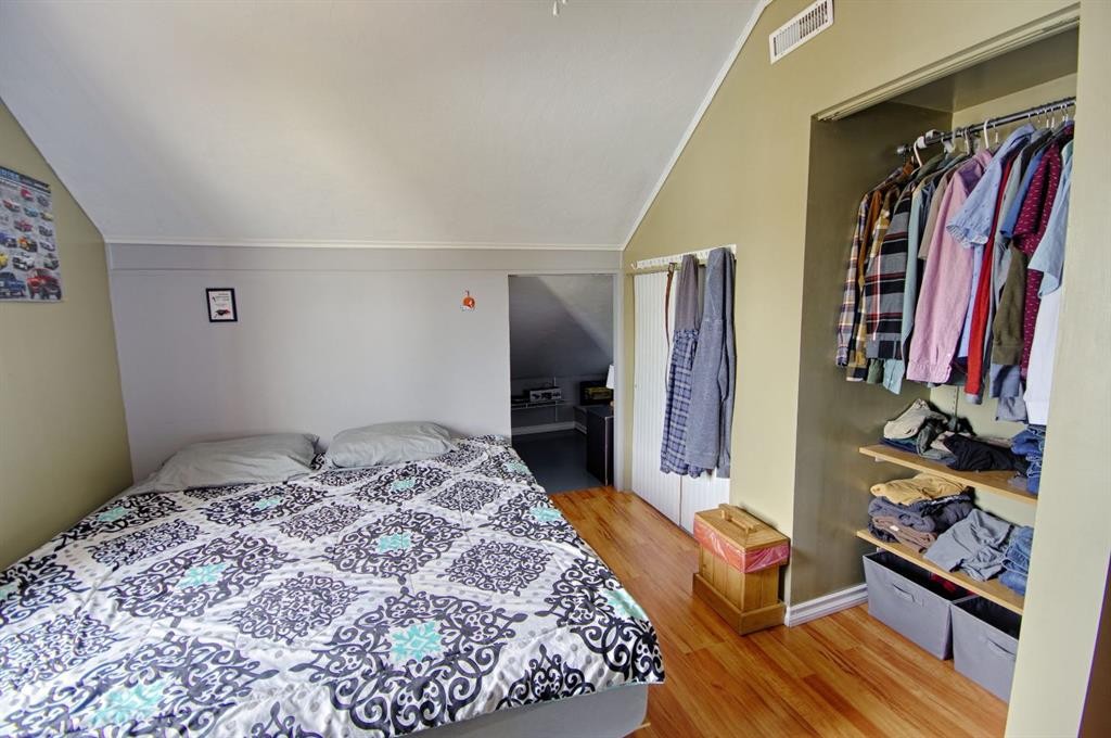 5109 44 Ave, Taber, AB - Indoor Photo Showing Bedroom