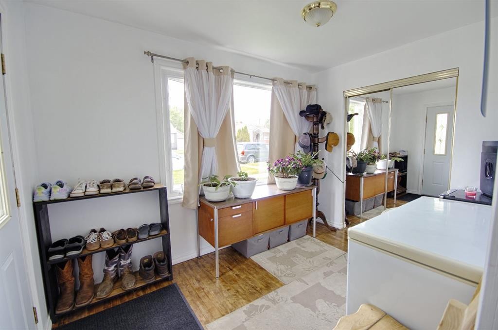 5109 44 Ave, Taber, AB - Indoor Photo Showing Other Room