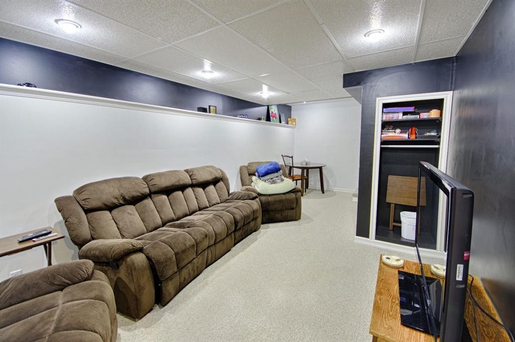 5109 44 Ave, Taber, AB - Indoor