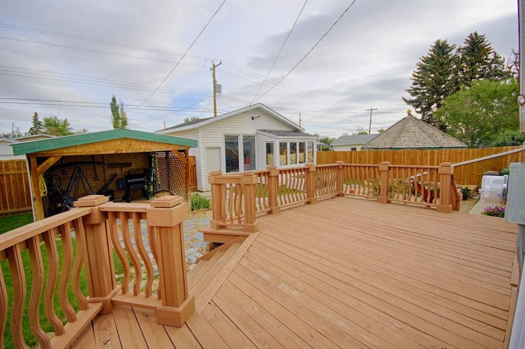 5109 44 Ave, Taber, AB - Outdoor With Deck Patio Veranda With Exterior
