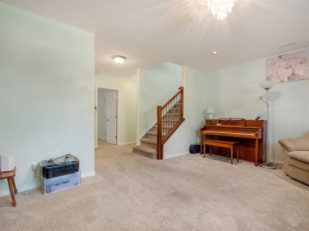 827 Kodiak Bay North, Lethbridge, AB - Indoor