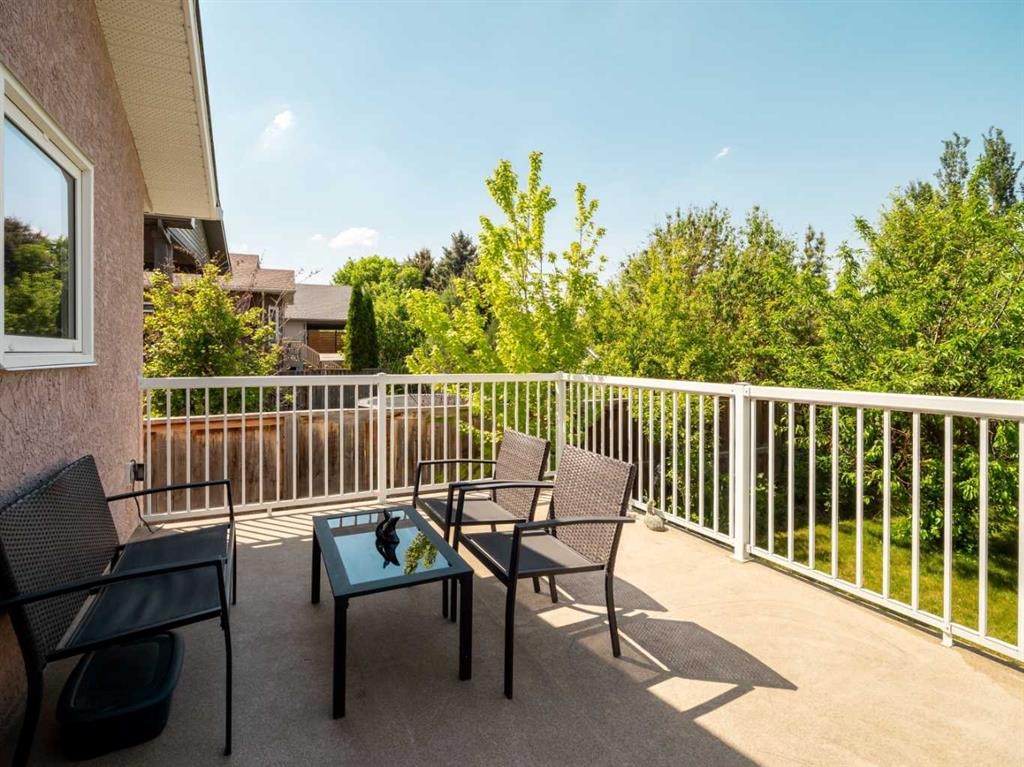 827 Kodiak Bay North, Lethbridge, AB - Outdoor With Exterior