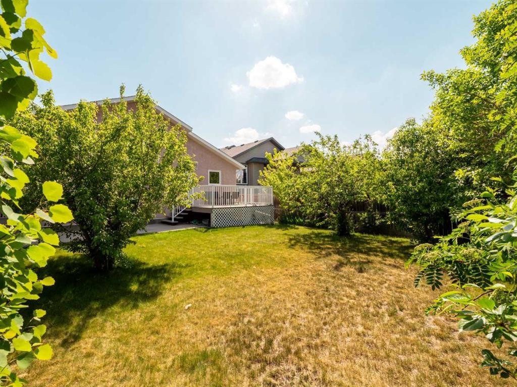 827 Kodiak Bay North, Lethbridge, AB - Outdoor With Deck Patio Veranda