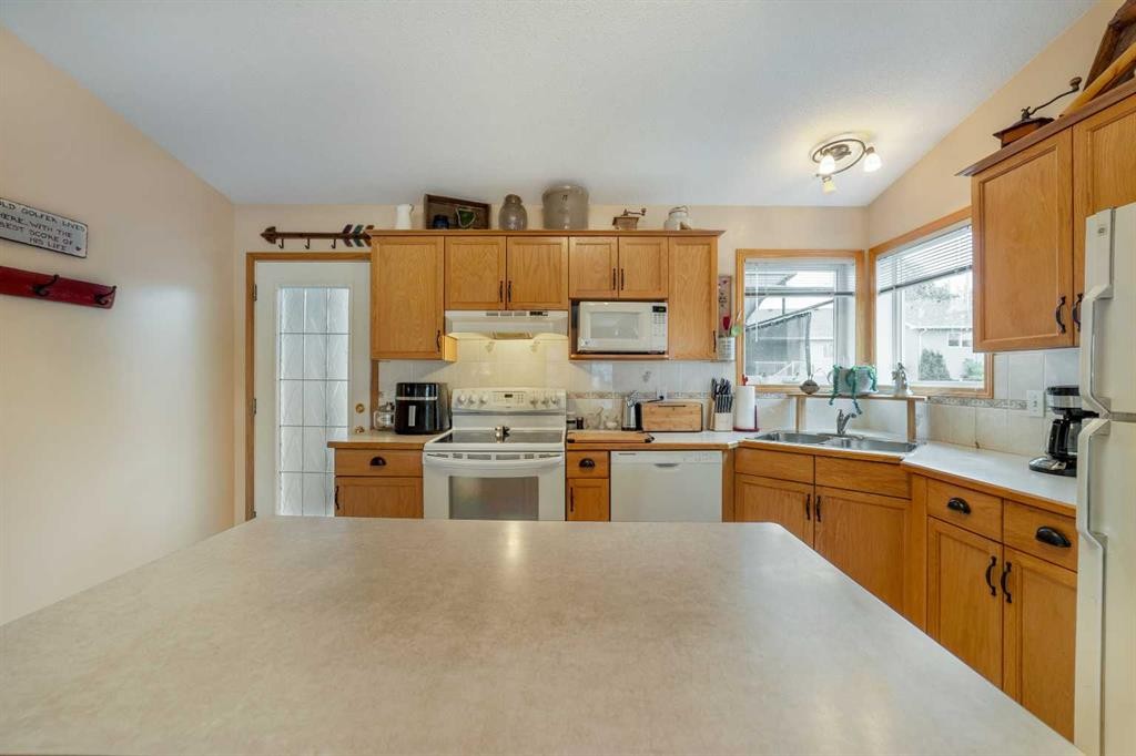 781 Red Crow Boulevard West, Lethbridge, AB
