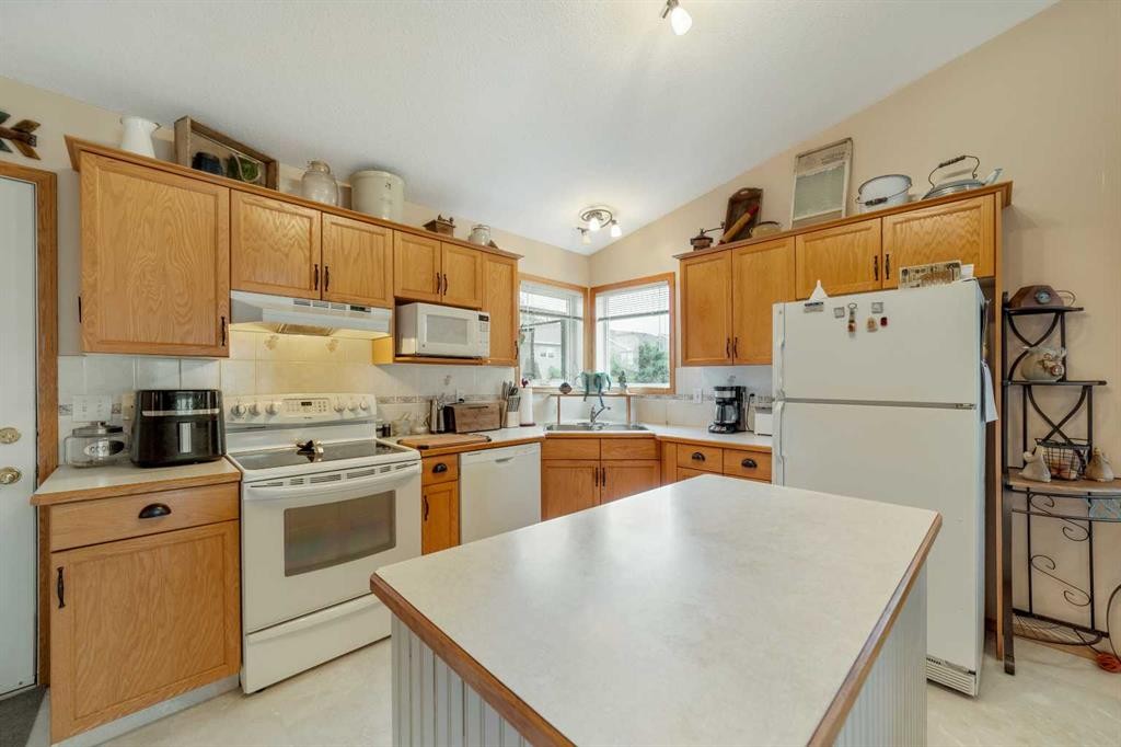 781 Red Crow Boulevard West, Lethbridge, AB