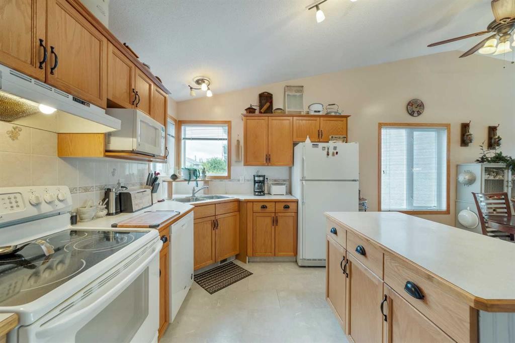 781 Red Crow Boulevard West, Lethbridge, AB