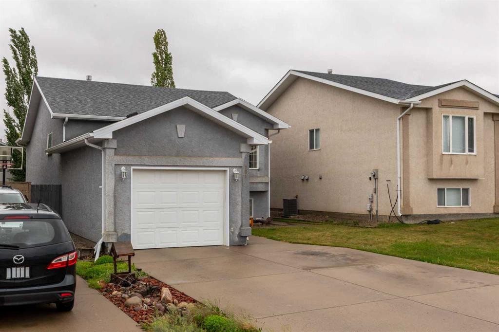 781 Red Crow Boulevard West, Lethbridge, AB