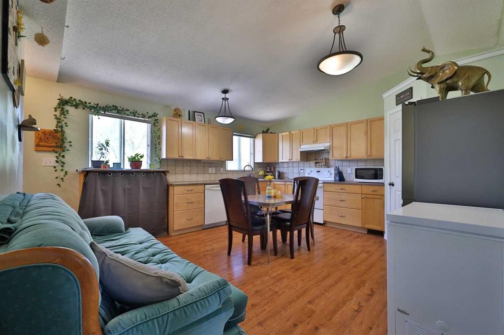 135 N 250 W, Raymond, AB - Indoor
