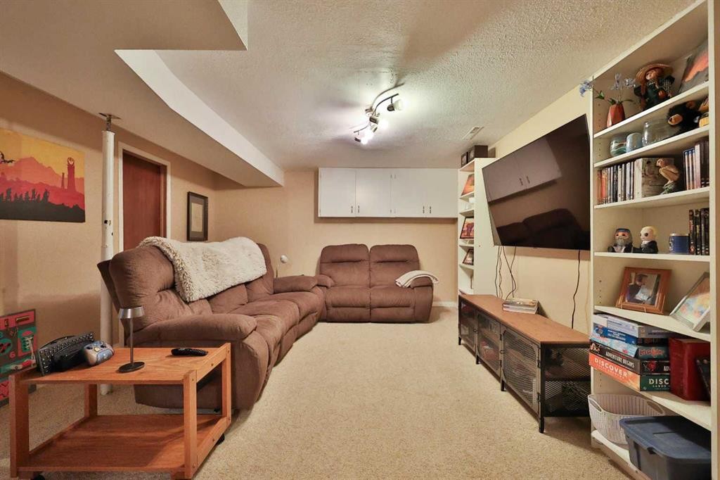 135 N 250 W, Raymond, AB - Indoor