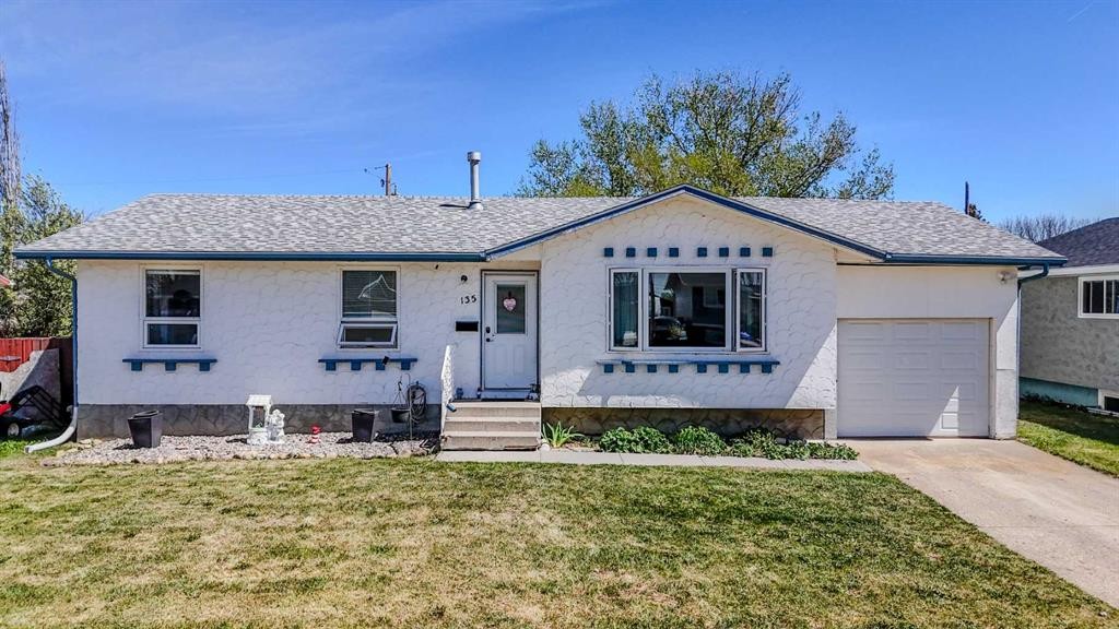 135 N 250 W, Raymond, AB - Outdoor