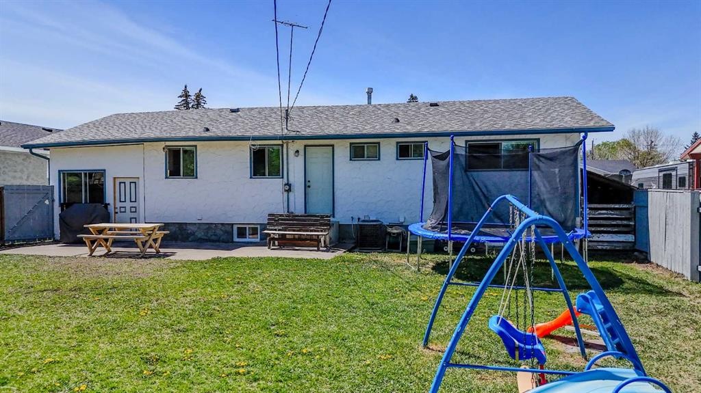 135 N 250 W, Raymond, AB - Outdoor