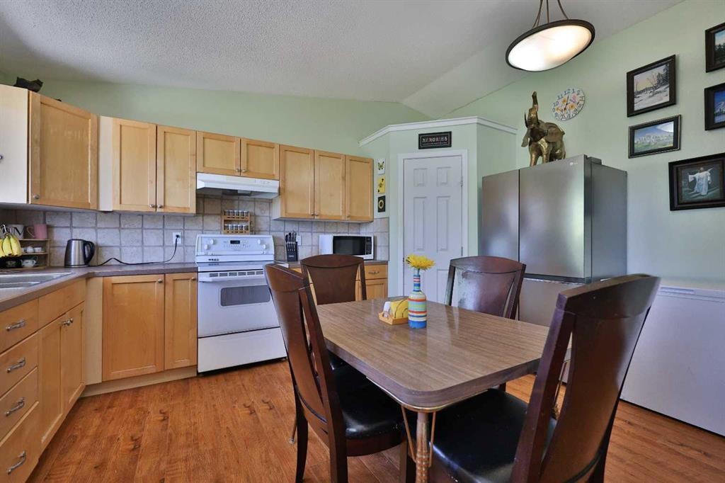 135 N 250 W, Raymond, AB - Indoor