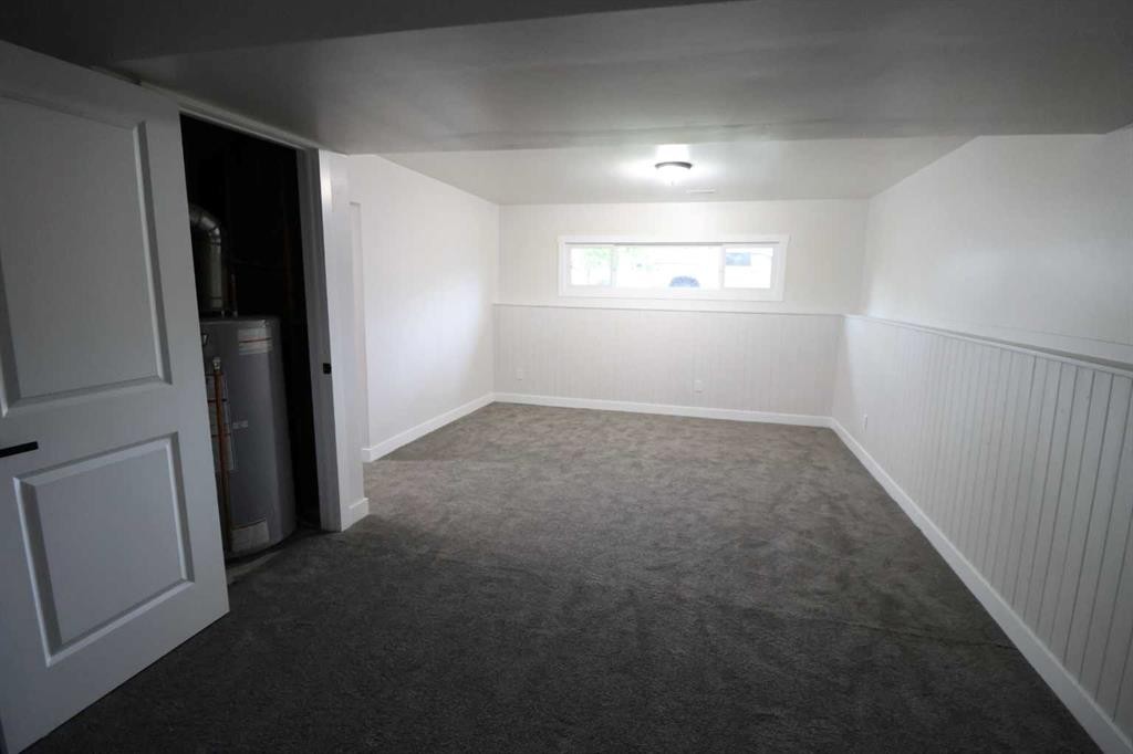1816 11 St, Coaldale, AB - Indoor Photo Showing Other Room