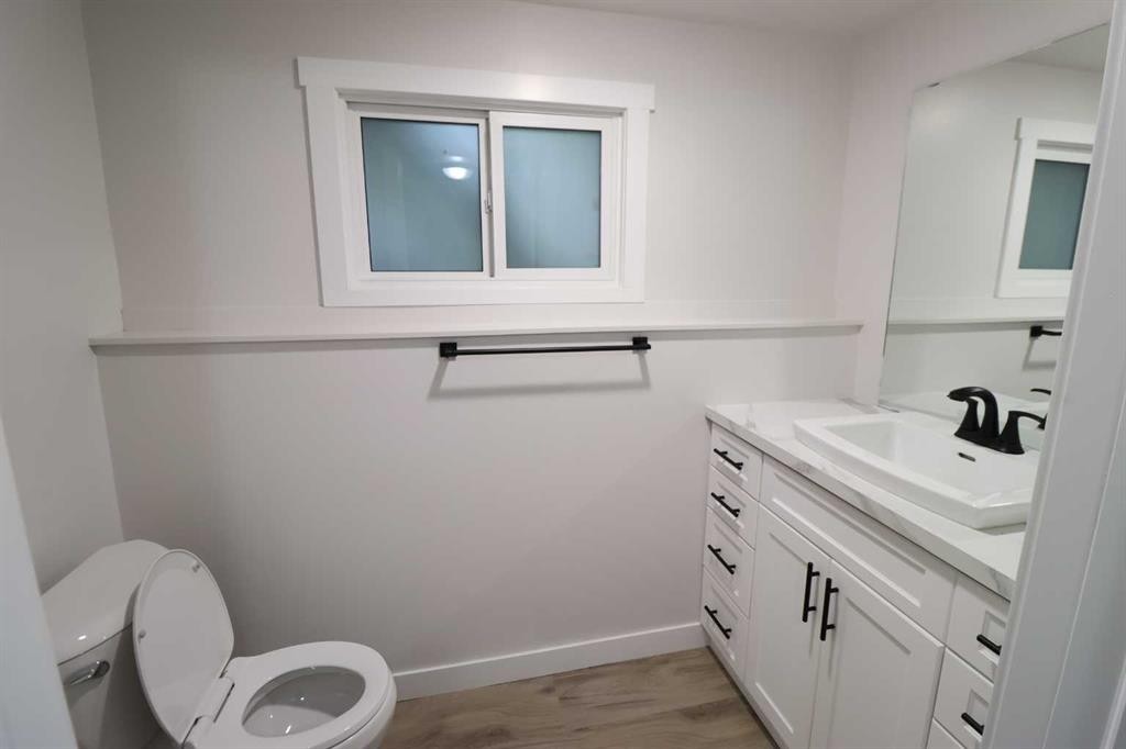 1816 11 St, Coaldale, AB - Indoor Photo Showing Bathroom