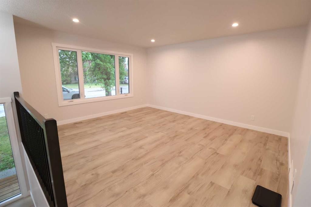 1816 11 St, Coaldale, AB - Indoor Photo Showing Other Room