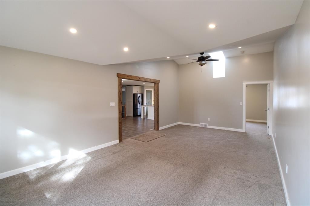 5715 56 St, Taber, AB - Indoor Photo Showing Other Room