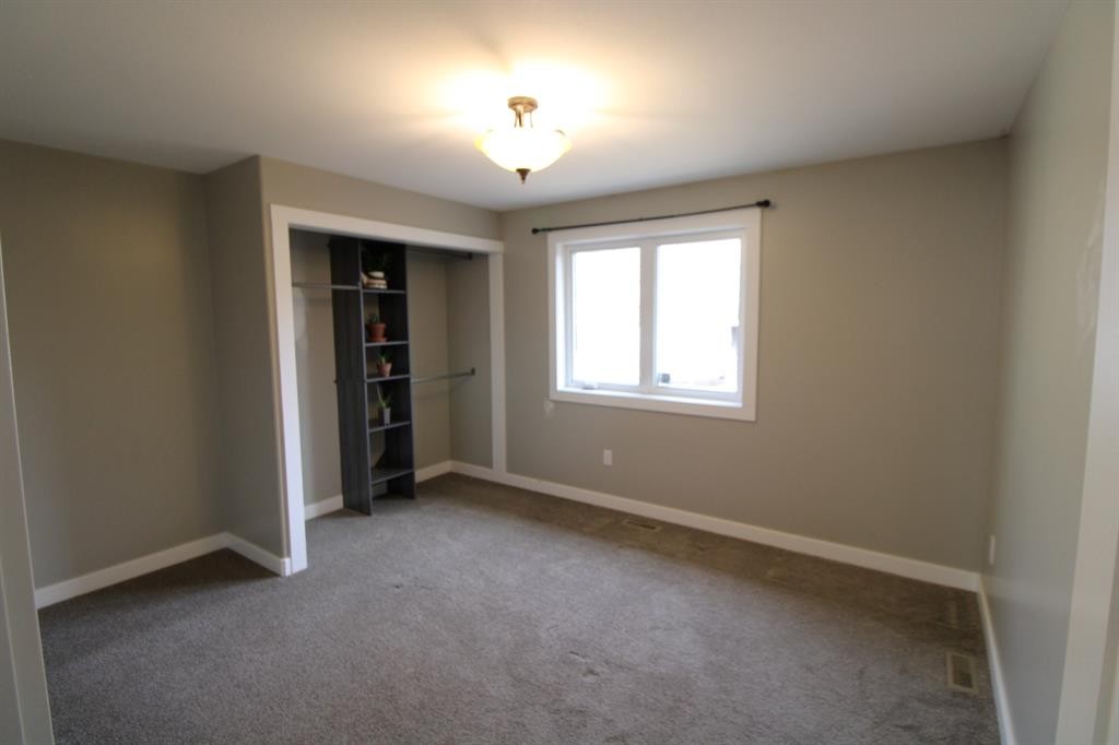 5715 56 St, Taber, AB - Indoor Photo Showing Other Room