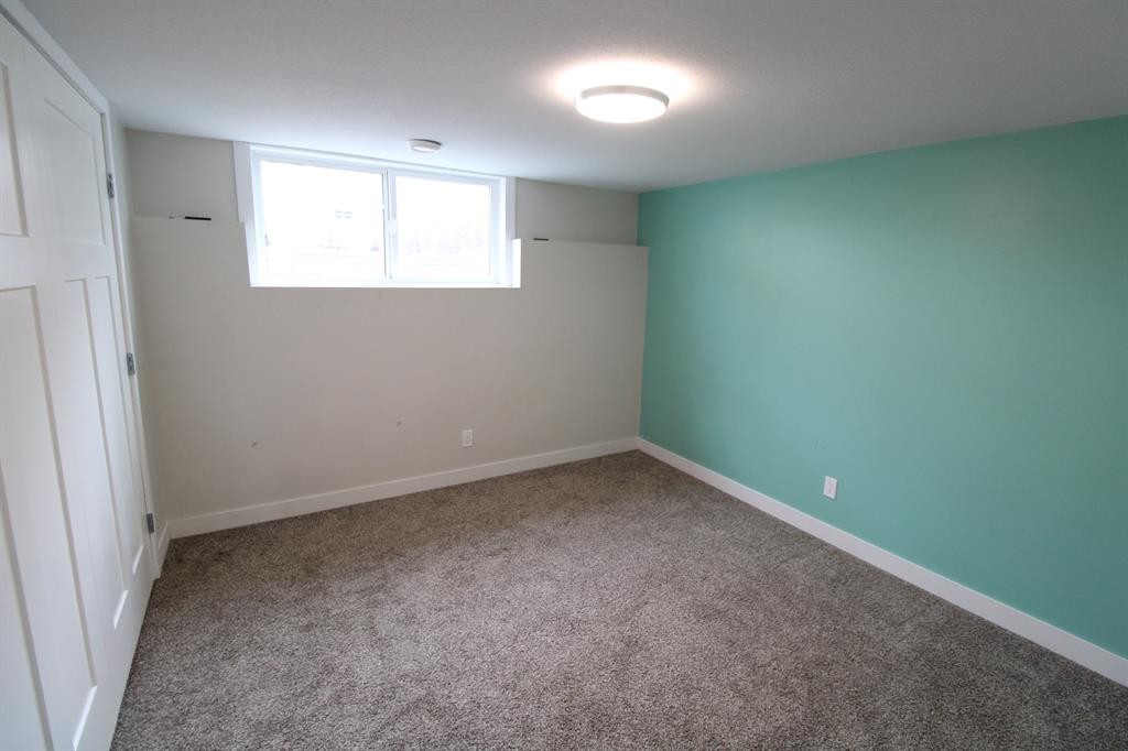 5715 56 St, Taber, AB - Indoor Photo Showing Other Room