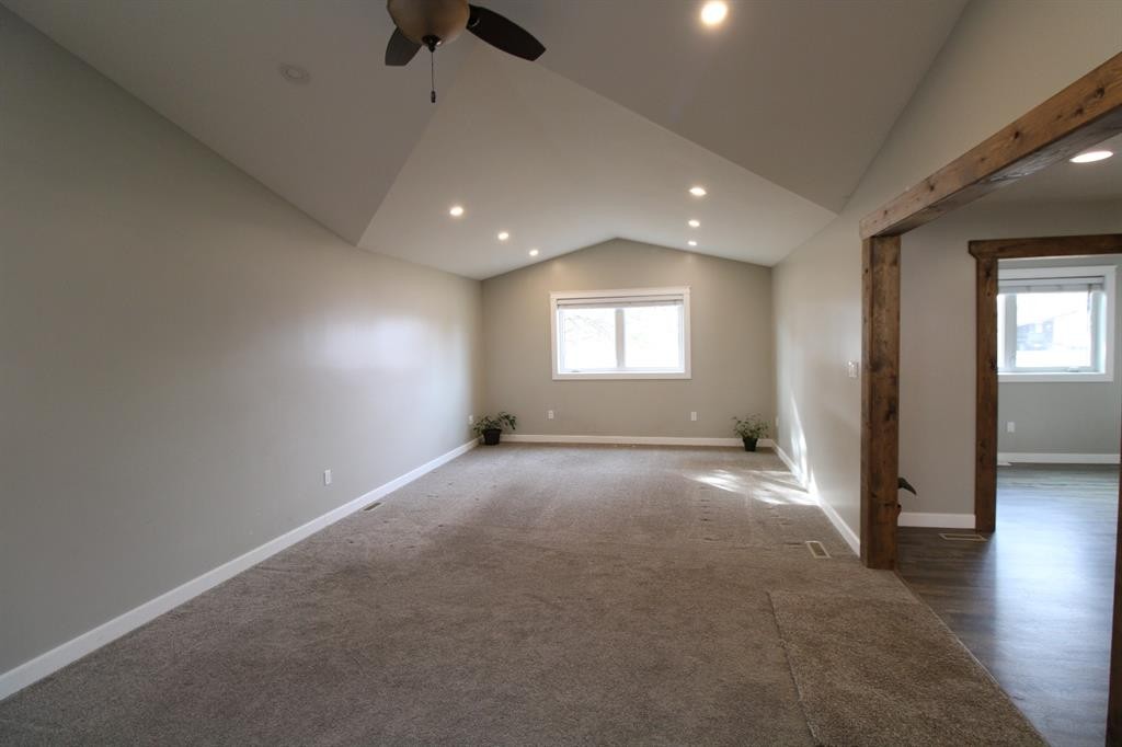 5715 56 St, Taber, AB - Indoor Photo Showing Other Room