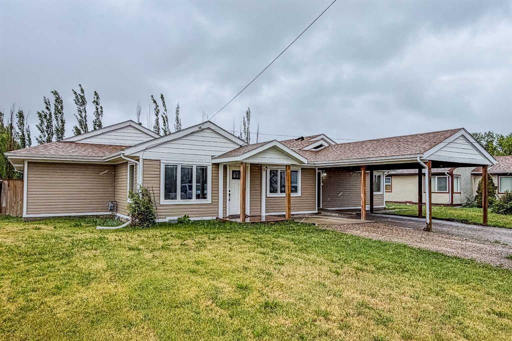 340 E 400 N, Raymond, AB - Outdoor With Facade