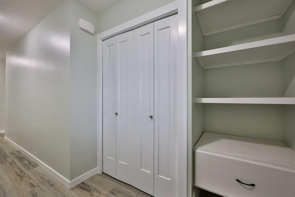 340 E 400 N, Raymond, AB - Indoor