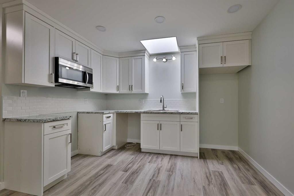 340 E 400 N, Raymond, AB - Indoor Photo Showing Kitchen