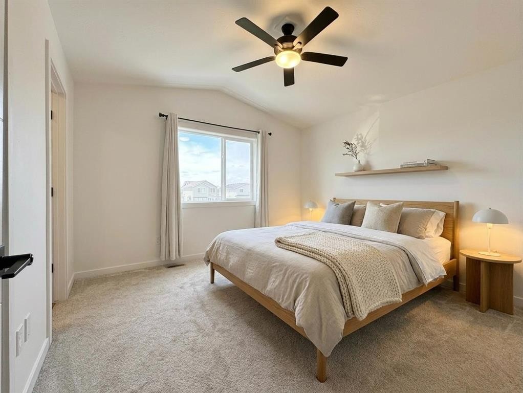 18 Blackwolf Pass North, Lethbridge, AB - Indoor Photo Showing Bedroom