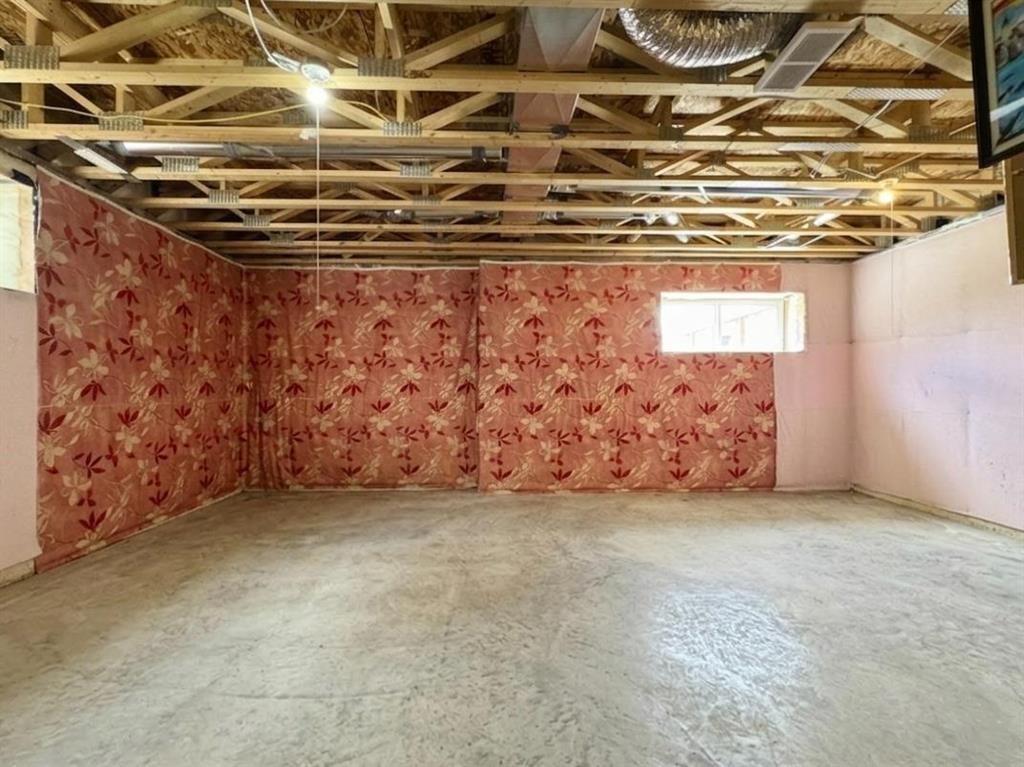 18 Blackwolf Pass North, Lethbridge, AB - Indoor Photo Showing Basement