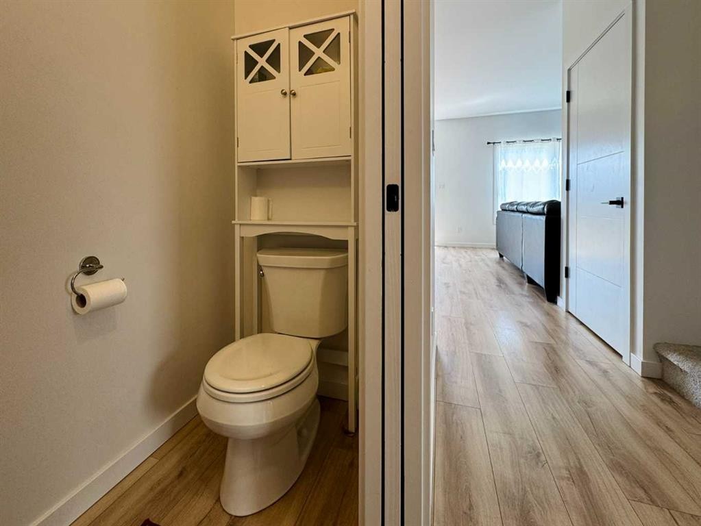 18 Blackwolf Pass North, Lethbridge, AB - Indoor Photo Showing Bathroom