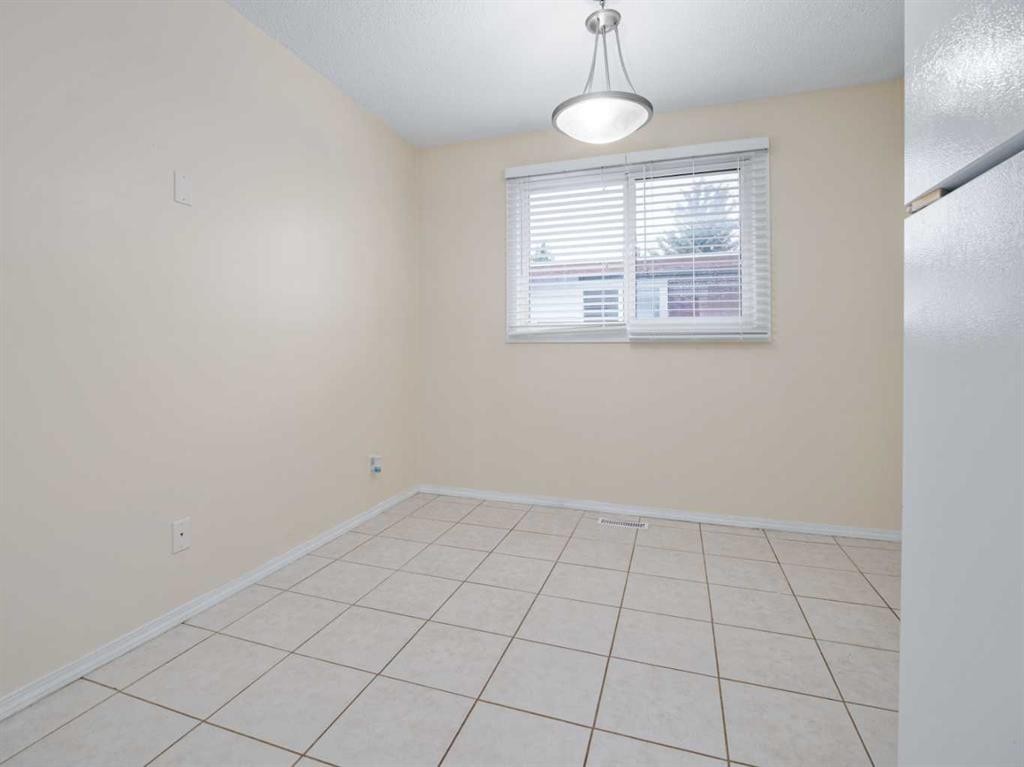 3-269 Laval Boulevard West, Lethbridge, AB - Indoor Photo Showing Other Room