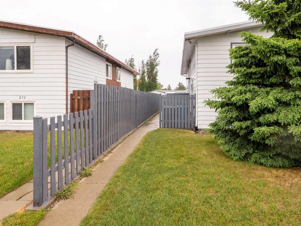 3-269 Laval Boulevard West, Lethbridge, AB - Outdoor