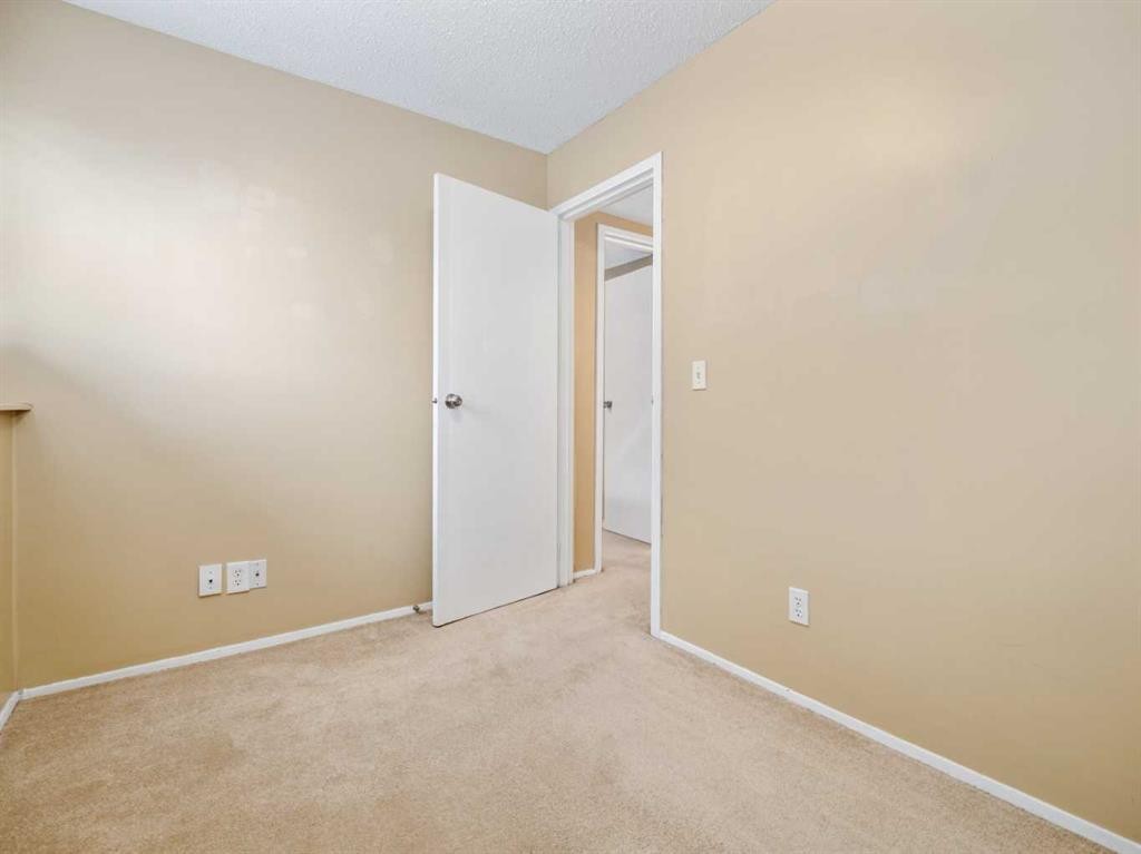3-269 Laval Boulevard West, Lethbridge, AB - Indoor Photo Showing Other Room